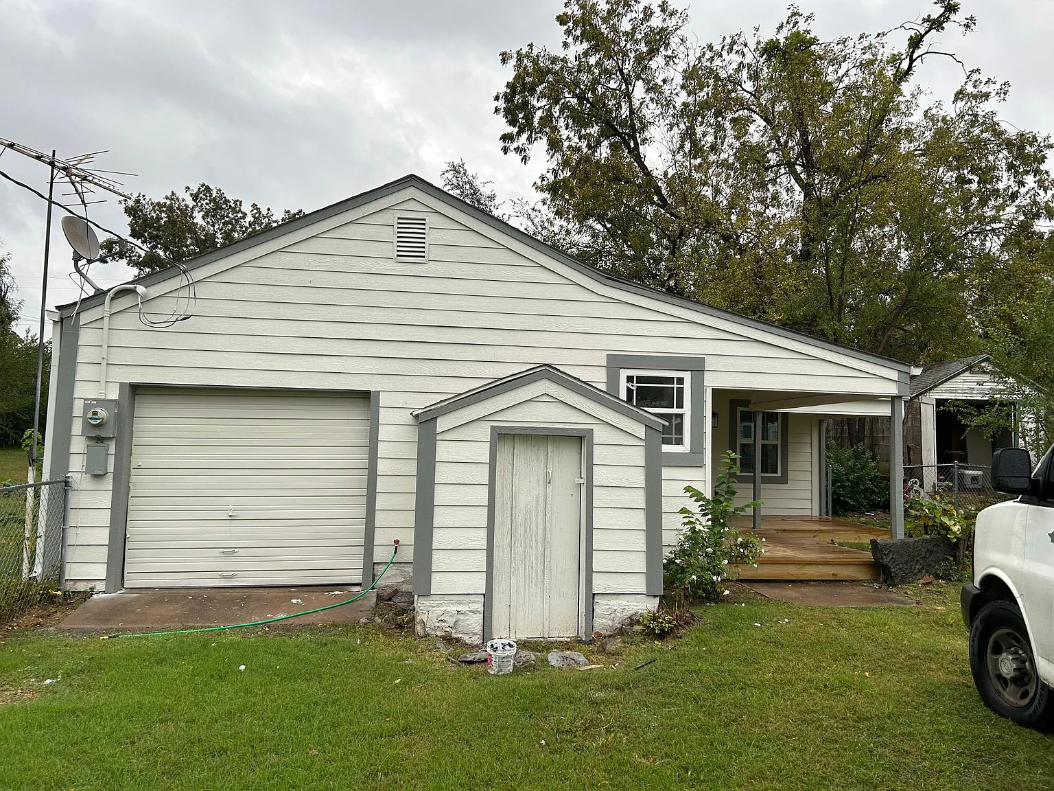 3 bed, 950 sqft, $1,500 — Photo 2