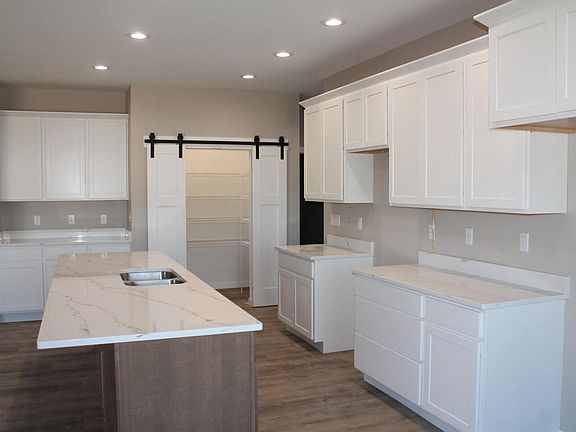 4th image of 1309 Academy DRIVE