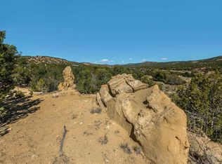41 Los Hornos Rd, Lamy, NM 87540