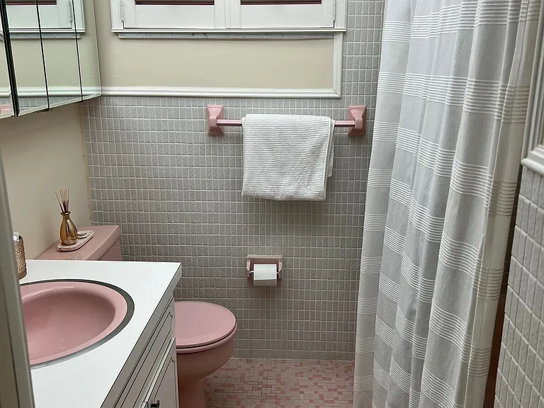 215 SE 3rd Ave #3 — Photo 11