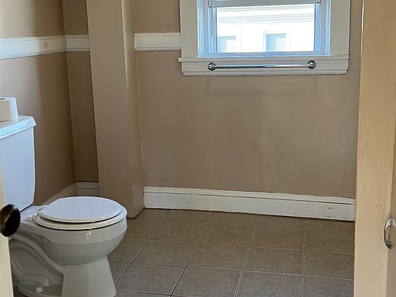 4th image of 29 Pike St #1
