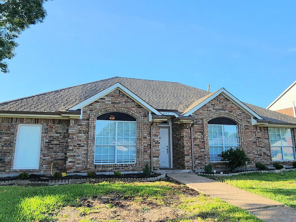 1st image of 2043 Vista Dr