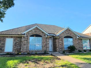 2043 Vista Dr, Lewisville, TX 75067