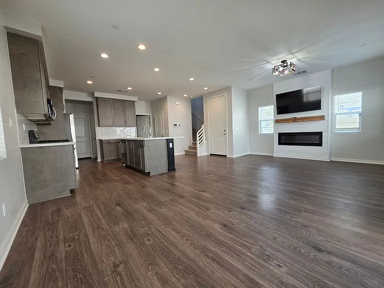 31975 Monet Pl — Photo 6