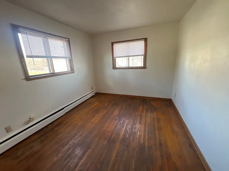 568 Lexington Parkway North — Photo 5