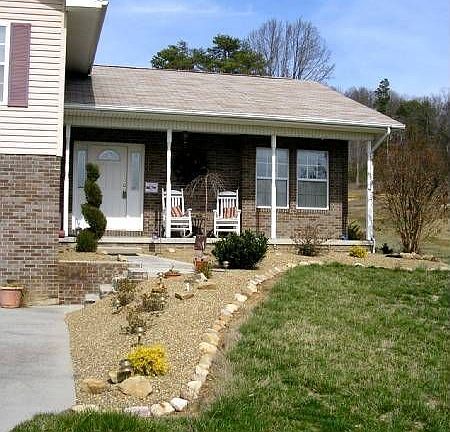 2nd image of 150 Sunny Dale Ln