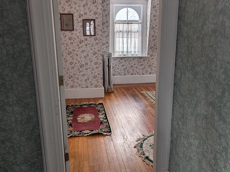 33 Richardson St #2 — Photo 5