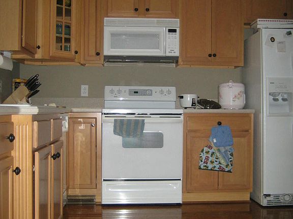 4th image of 1517 Clayton Ave