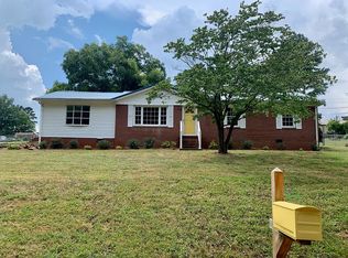 122 Queens Rd, Lexington, NC 27292