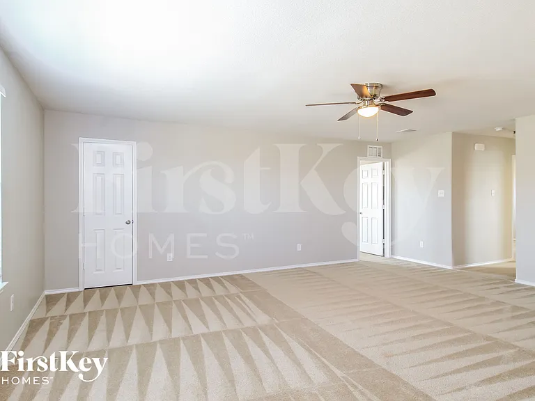 2320 Bernese Ln — Photo 8