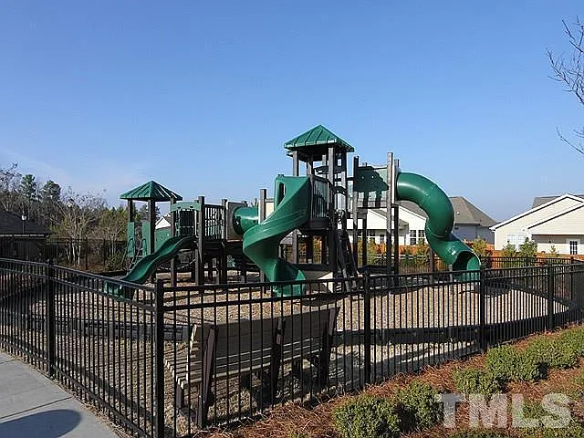 8526 Quarton Dr — Photo 22