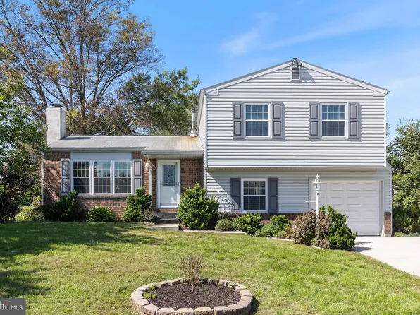 703 Blue Jay Rd, Harrisburg, PA 17111