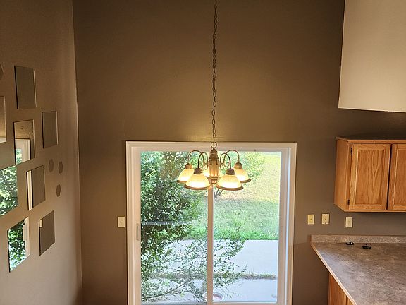 Dining Room image.