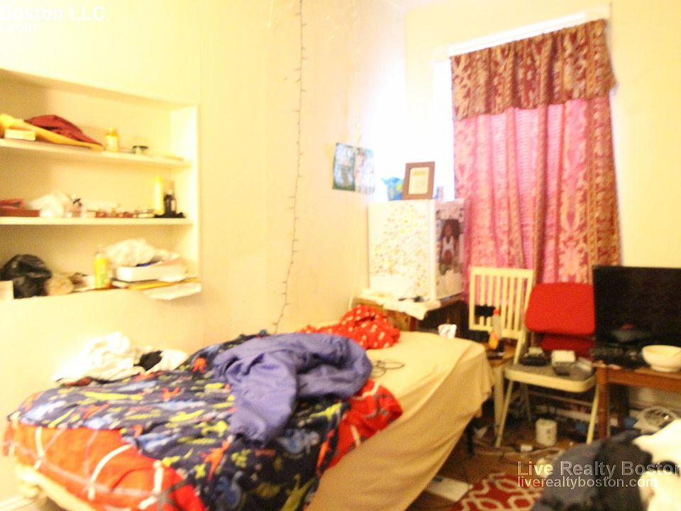 2nd image of 31 Everett St #1