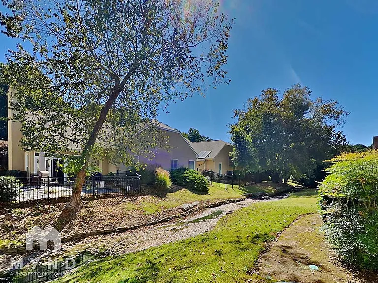 4601 Lake Village Dr — Photo 23