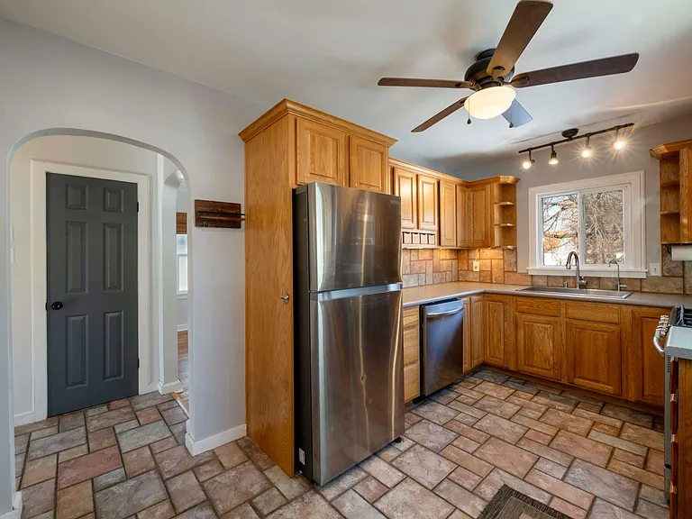 780 E Loveland Ave — Photo 11