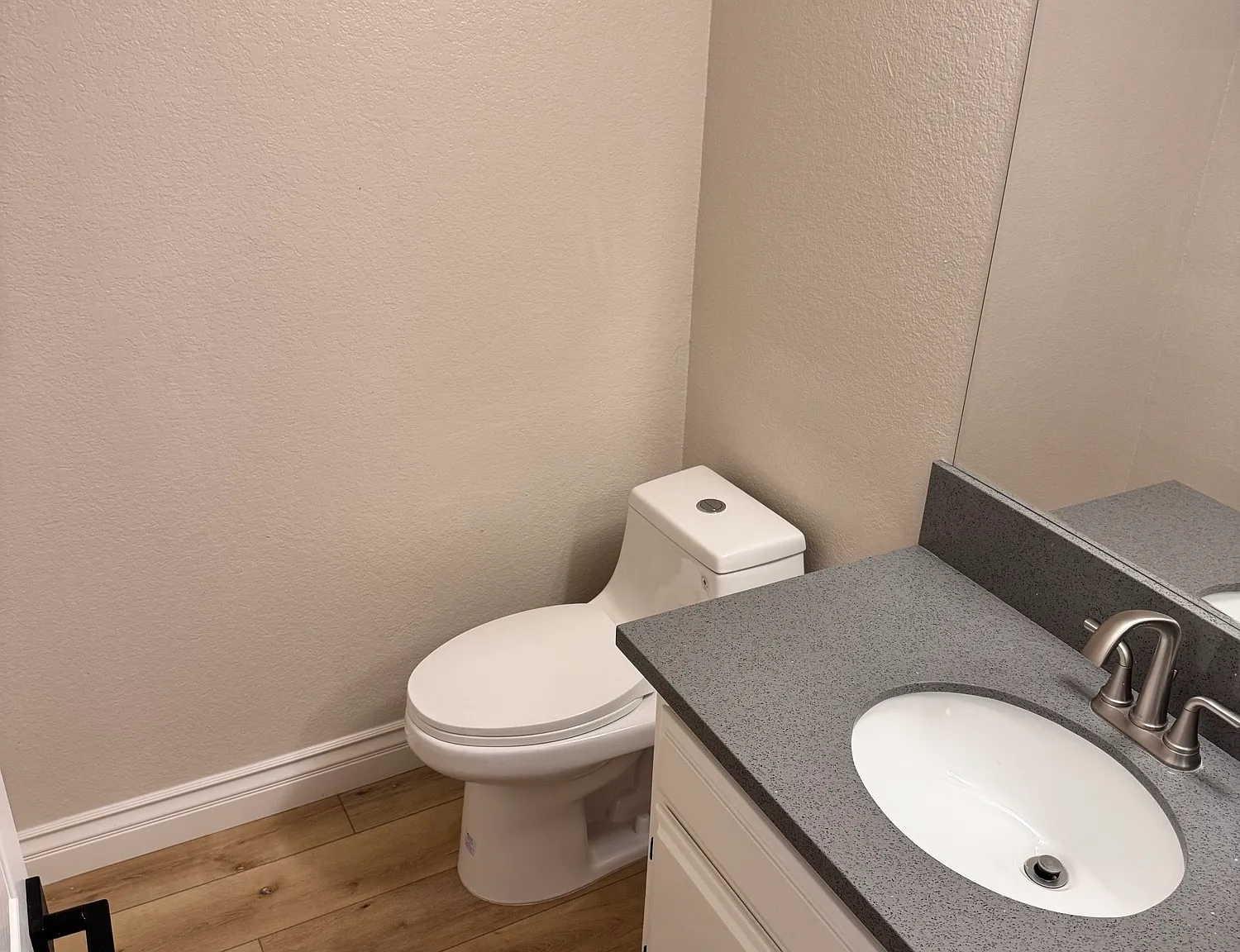 3 bed, 2.5 bath, 1600 sqft, $3,900 — Photo 4