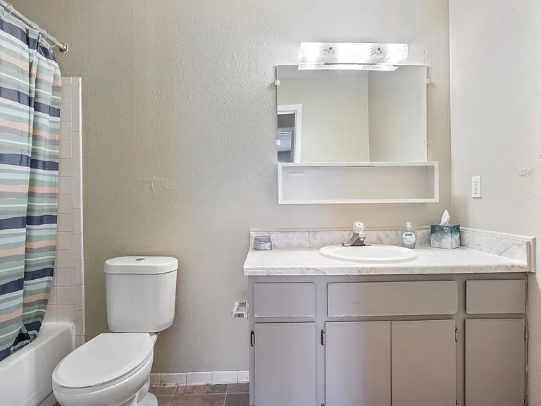 Miracle Manor Apartments — Photo 9