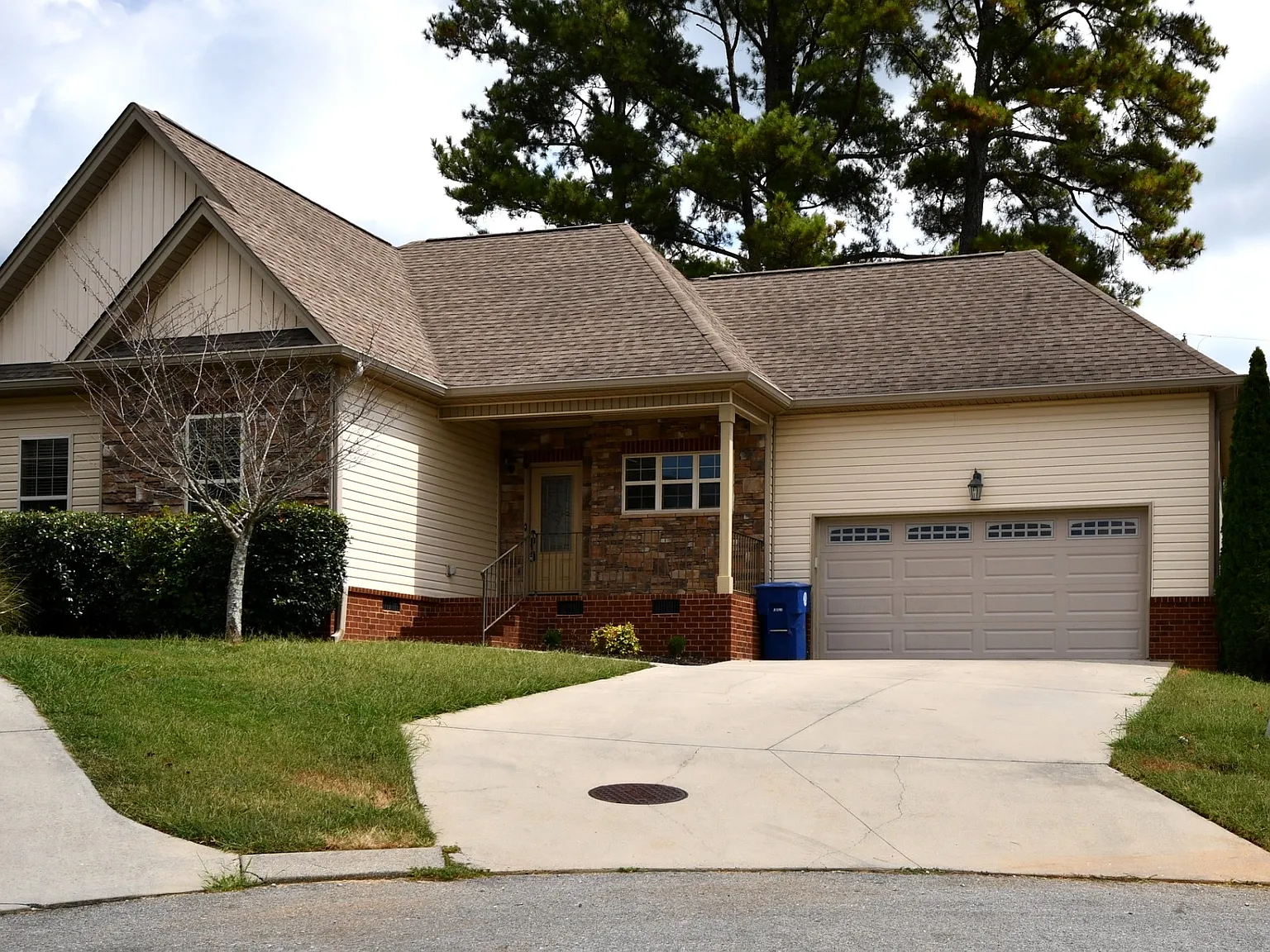 3 bed, 1287 sqft, $2,250 — Photo 1