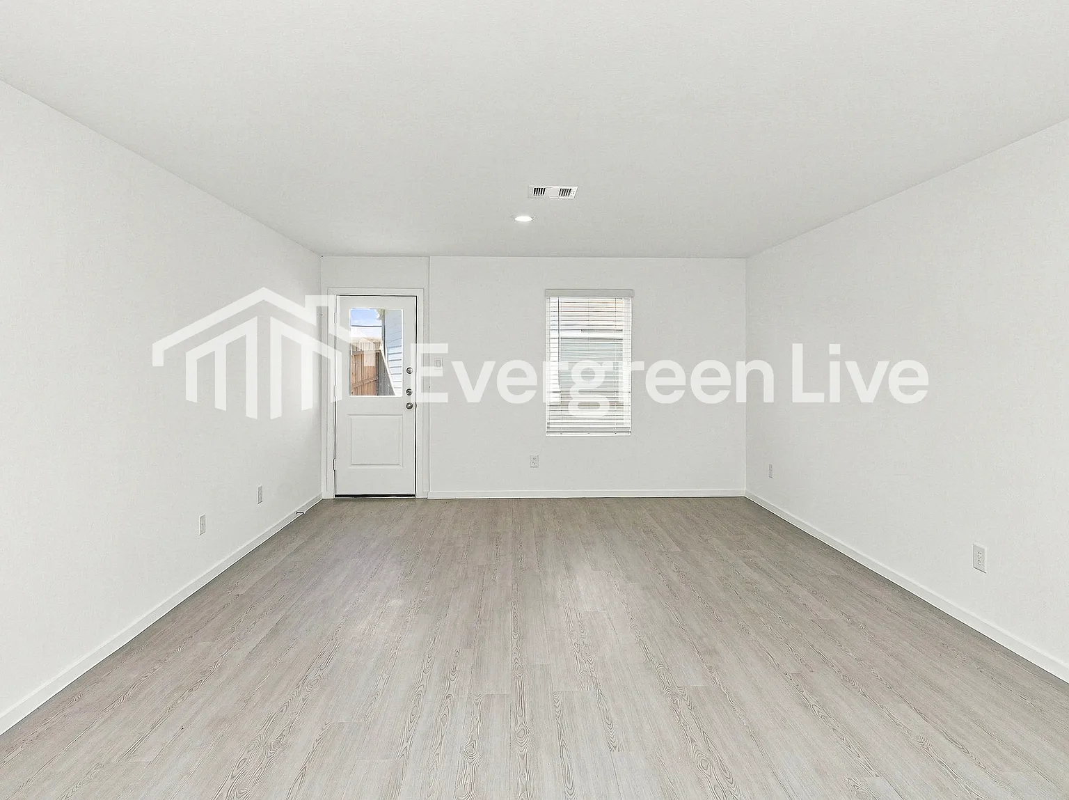 4 bed, 2.5 bath, 1535 sqft, $1,705 — Photo 3