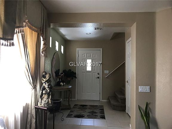 4th image of 982 Dancing Vines Ave