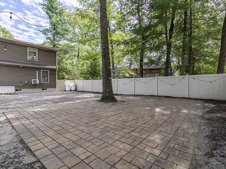 13 Andrew Ave — Photo 5