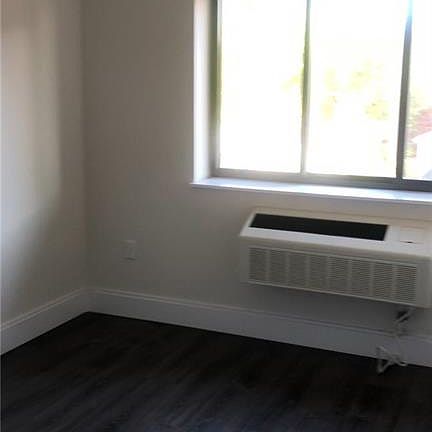 5th image of 524 E 236th St #3B