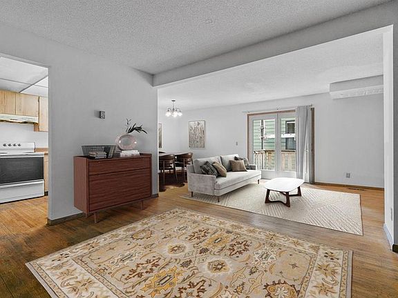 3rd image of 951 17th Ave SE #941-5