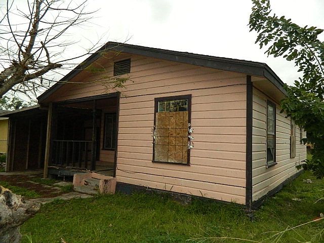 1st image of 3435 Gardenia St
