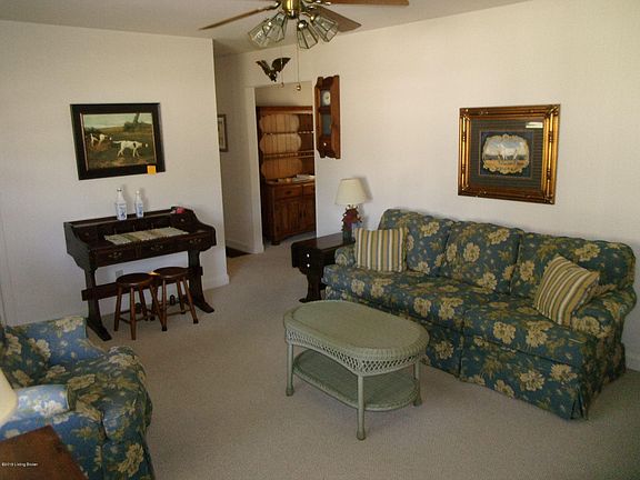 4th image of 2002 Patricia Dr