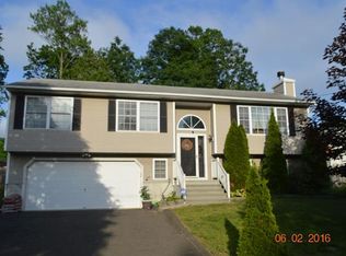 130 Perry Merrill Dr, West Haven, CT 06516