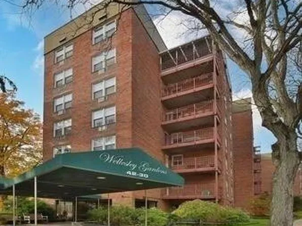 42-30 Douglaston Parkway #3-H, Douglaston, NY 11363
