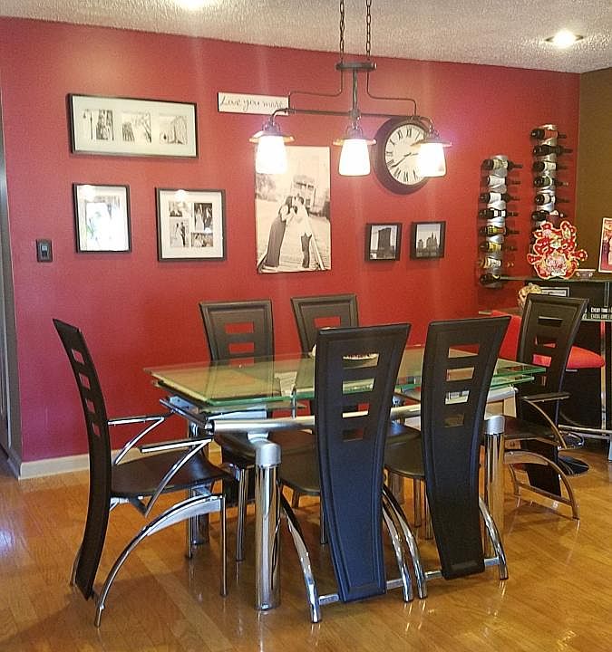 Dining Room Area