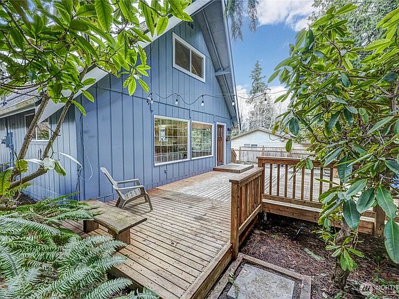 4th image of 27525 NE Baywood Drive