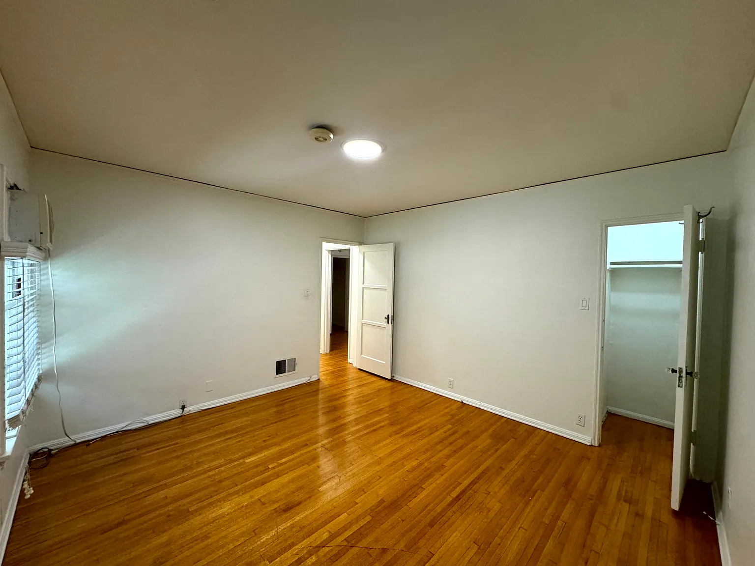 1271 N. Crescent Heights Blvd — Photo 4