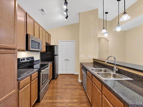 4th image of 29 Kassebaum Ln APT 304