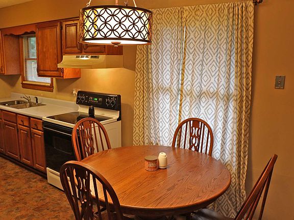 2nd image of 6 Willow St