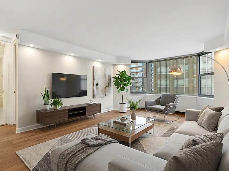 535 N Michigan Ave #2204 — Photo 2