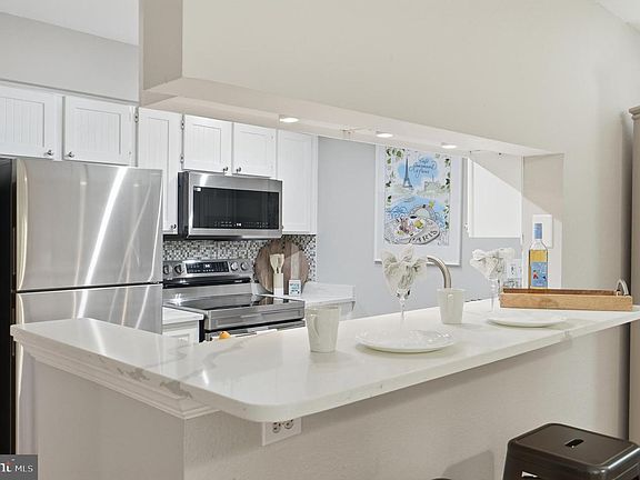 4th image of 3313 Wyndham Cir APT 1209
