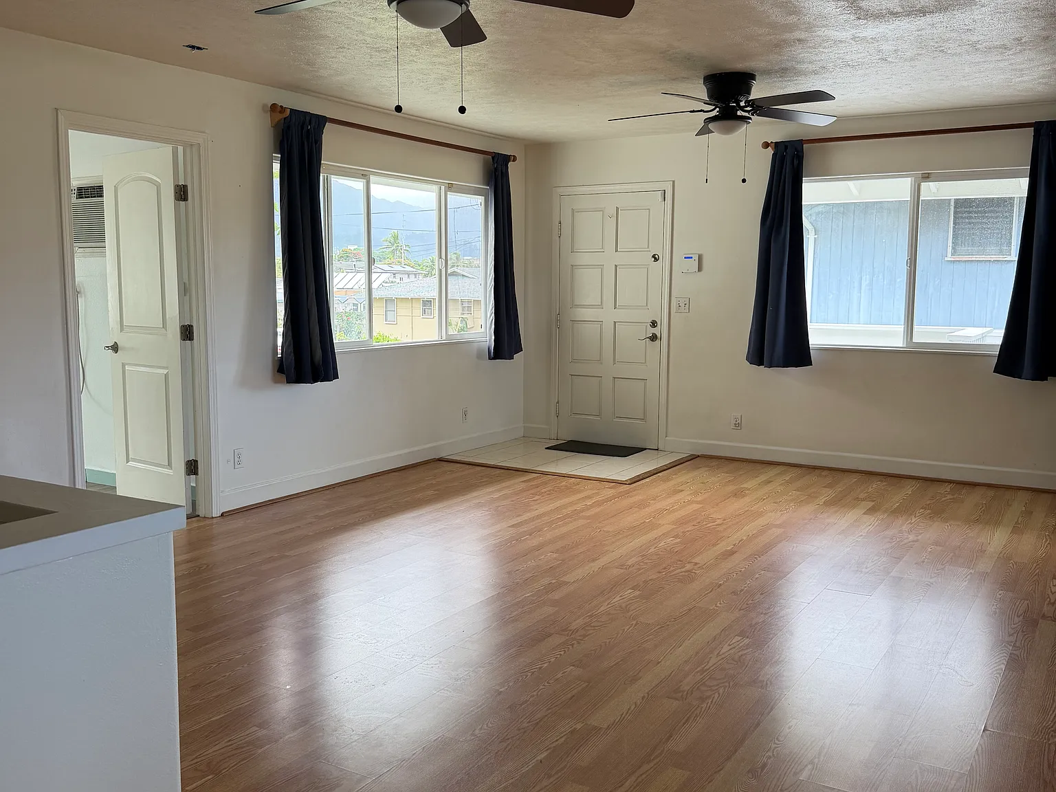4 bed, 1960 sqft, $4,500 — Photo 2