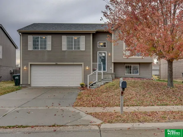 7414 N 75th St, Omaha, NE 68122