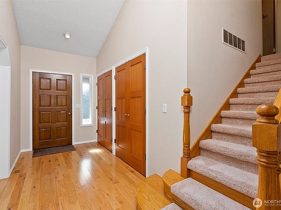 4th image of 3742 Goldcrest Heights NW