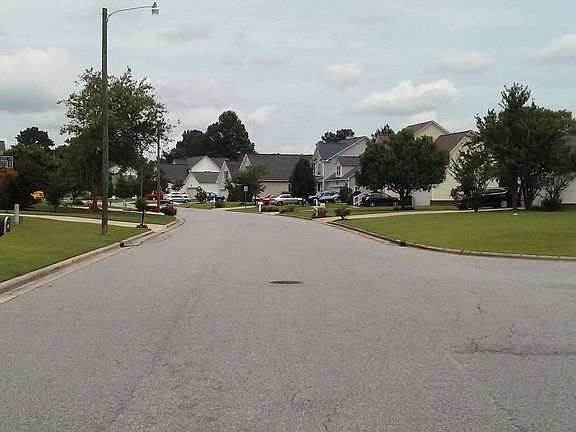 4th image of 506 Ambleside Dr