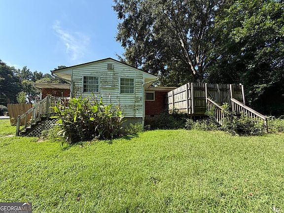 5th image of 7344 Howard Cir