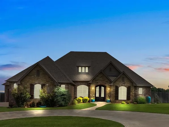 604 W Park St, Hinton, OK 73047