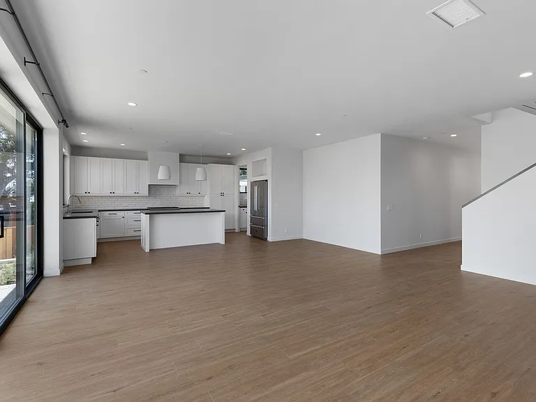 21552 Treetop Ln — Photo 26