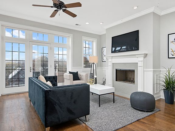 3rd image of 3633 N Ashland Ave #4
