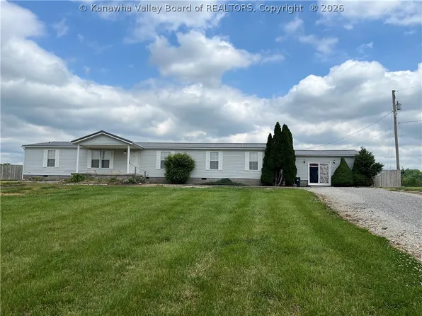 1146 Sunset Ln, Point Pleasant, WV 25550