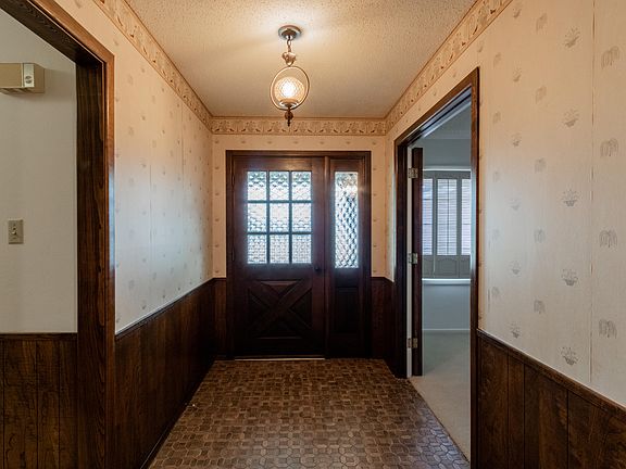 5th image of 810 8th St