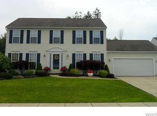 2216 Hunters Hollow Ln, Lake View, NY 14085